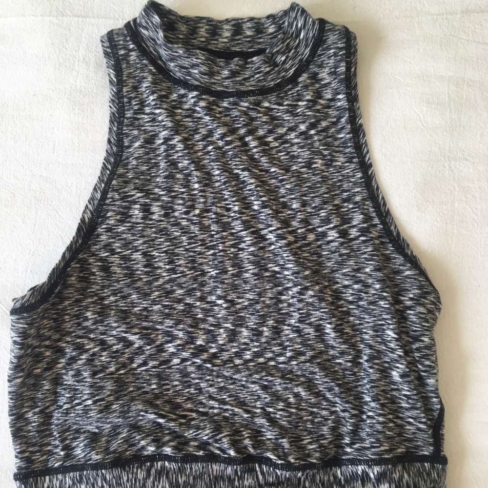 Outdoor Voices mock neck crop